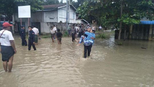 Myanmar:[-]Vỡ[-]đập,[-]100[-]ngôi[-]làng[-]ngập[-]trong[-]nước[-]lũ